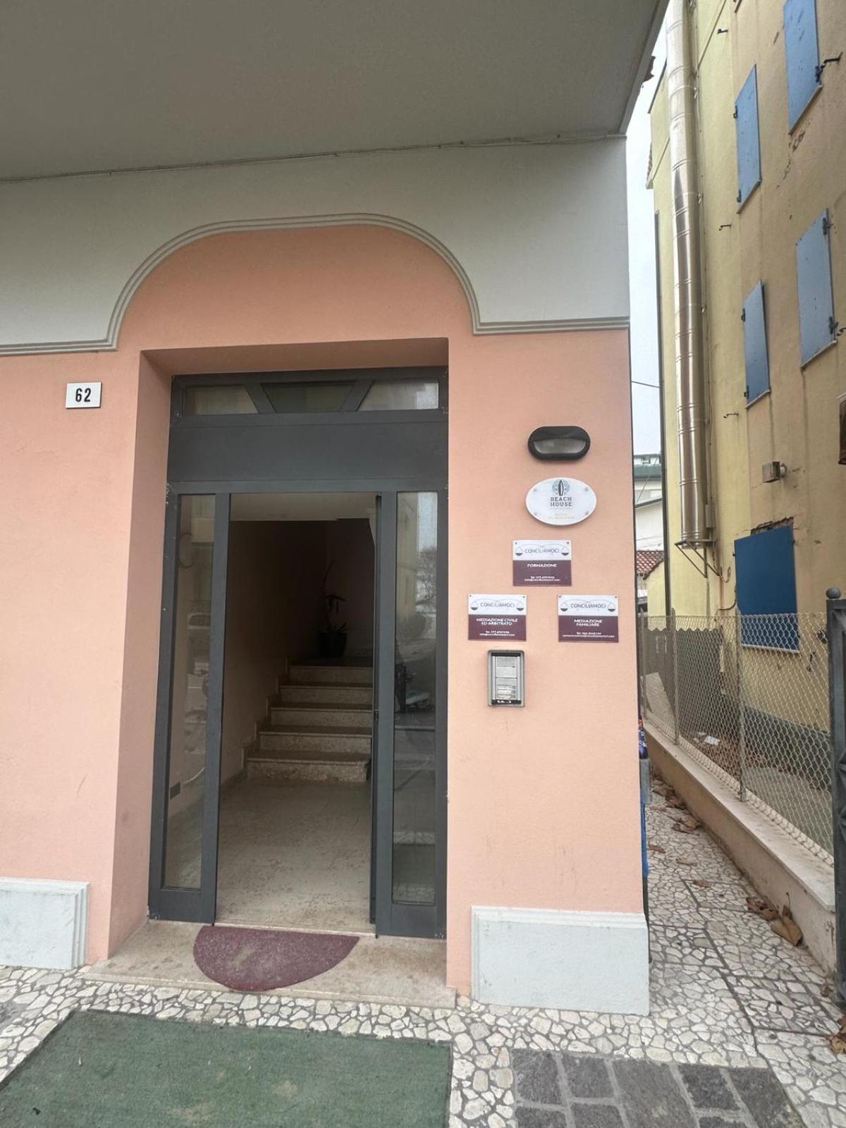 Beach House Holiday Apartments Rimini Exteriér fotografie